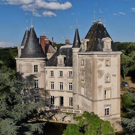 Chateau De Saint Bonnet Les Oules Exterior foto