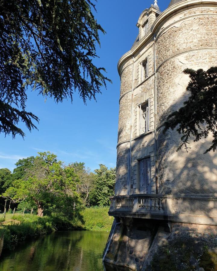 Chateau De Saint Bonnet Les Oules Exterior foto